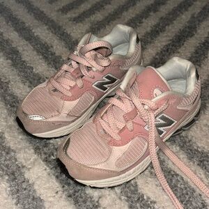 Girls New balance 200R